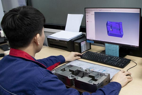 医疗产品注塑中的模具设计与优化策略